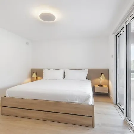 Oceanfront Lux *